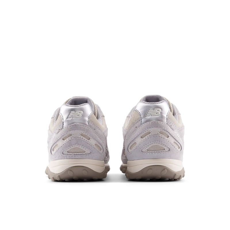 ZAPATILLAS URBANAS UNISEX NEW BALANCE 204 L BEIGE CLARO - 6