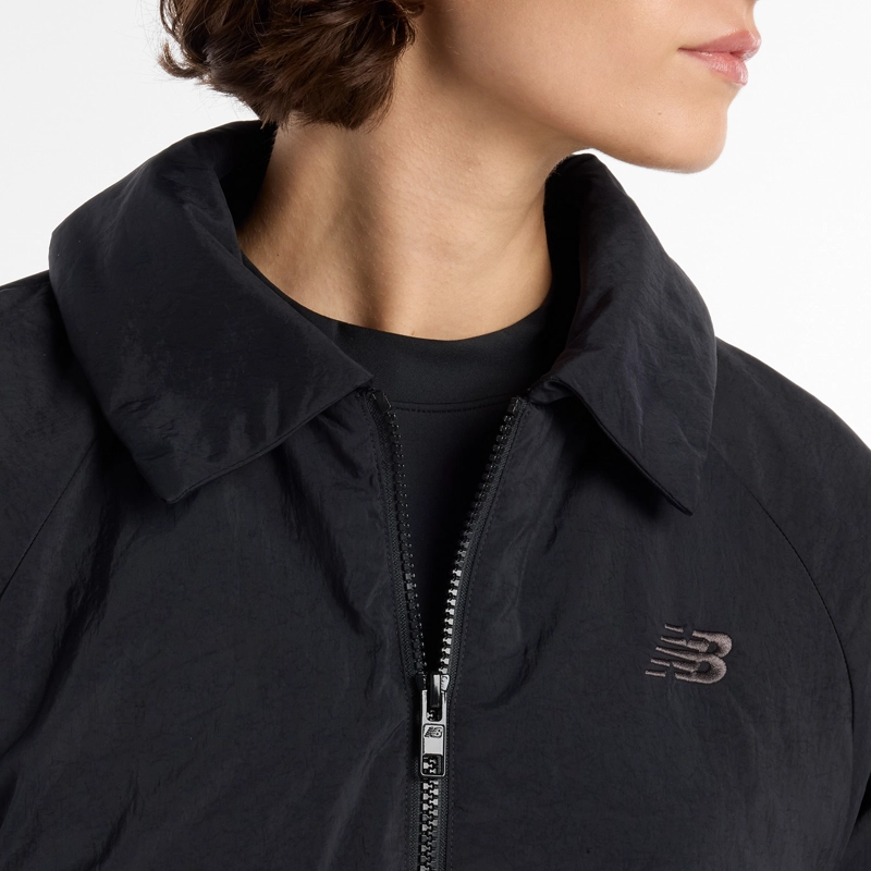 CHAQUETA LIFESTYLE MUJER NEW BALANCE WOVEN BOMBER NEGRA - 6