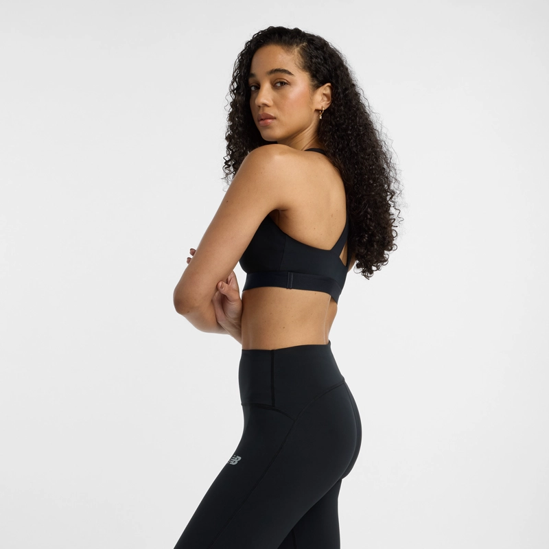 PETO RUNNING MUJER NEW BALANCE ESSENTIAL TRAIN BRA NEGRO - 4