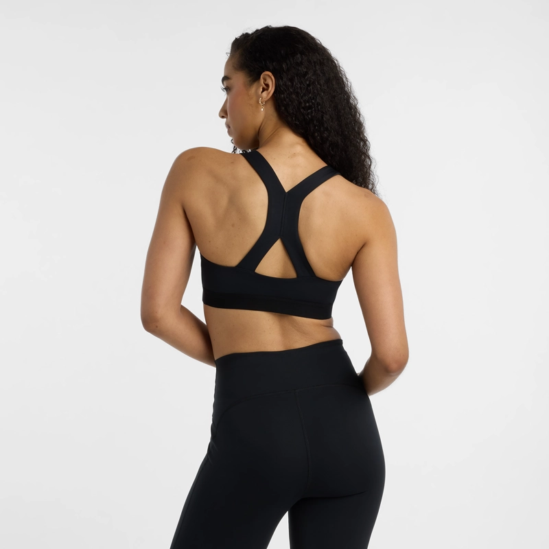 PETO RUNNING MUJER NEW BALANCE ESSENTIAL TRAIN BRA NEGRO - 5