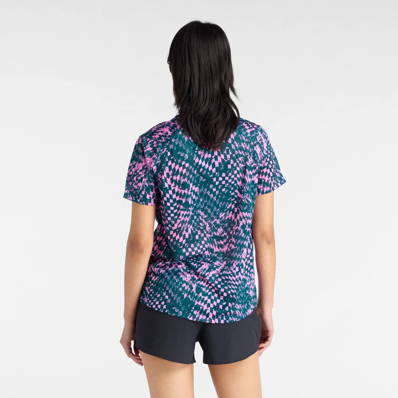 POLERA MUJER NEW BALANCE RC ESSENTIAL PRINTED LONDRES MULTI - 4