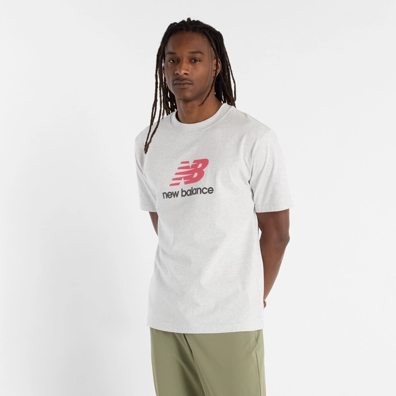 POLERA LIFESTYLE HOMBRE NEW BALANCE ATHLETICS LOGO GRIS - 3