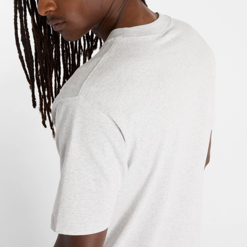 POLERA LIFESTYLE HOMBRE NEW BALANCE ATHLETICS LOGO GRIS - 7