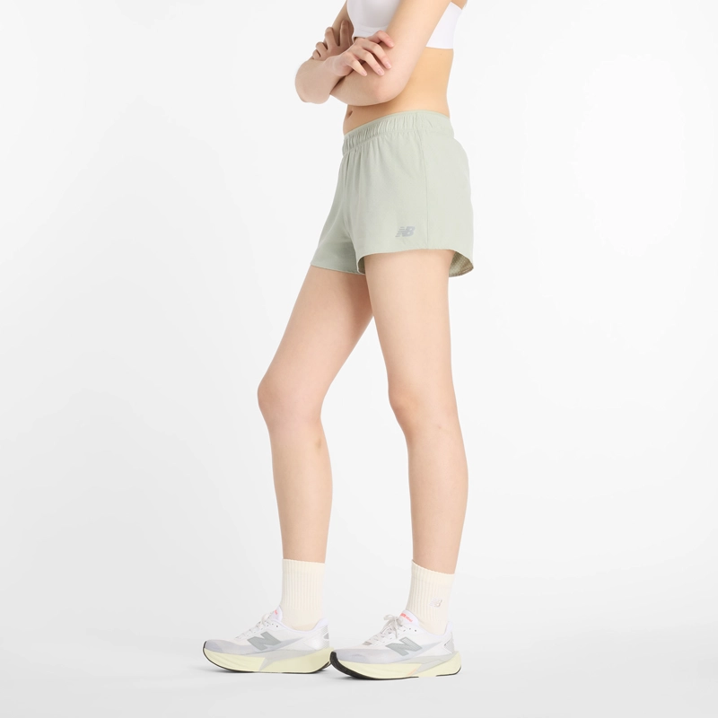 SHORT MUJER NEW BALANCE SPORT RC3 BEIGE - 2