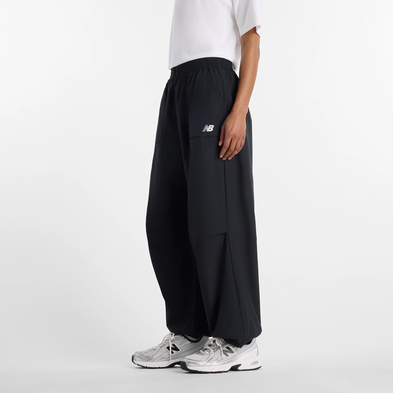 PANTALON LIFESTYLE MUJER NEW BALANCE TRACKSIDE NEGRO - 2