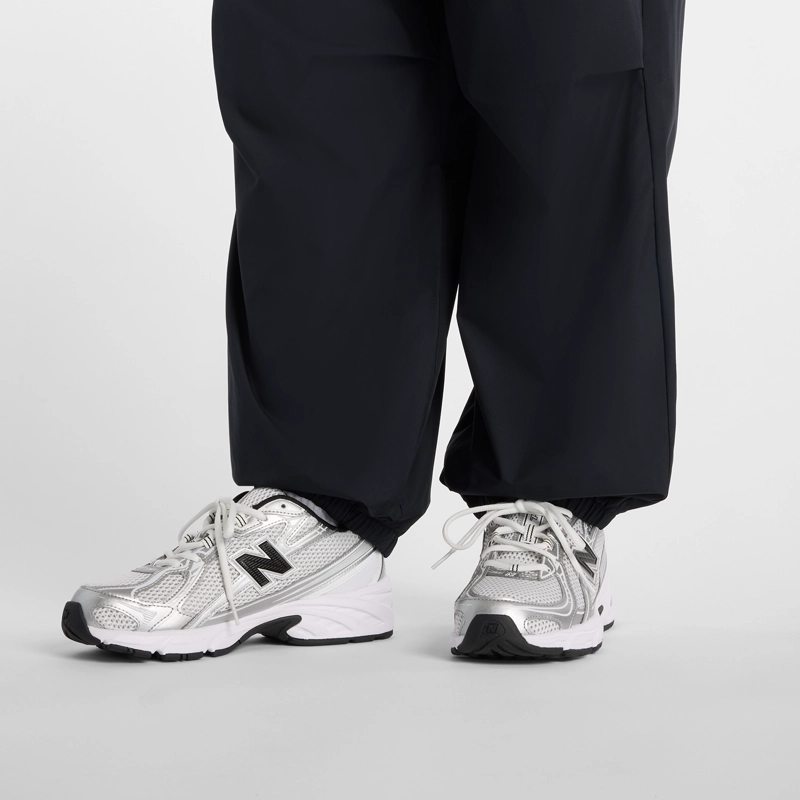 PANTALON LIFESTYLE MUJER NEW BALANCE TRACKSIDE NEGRO - 6