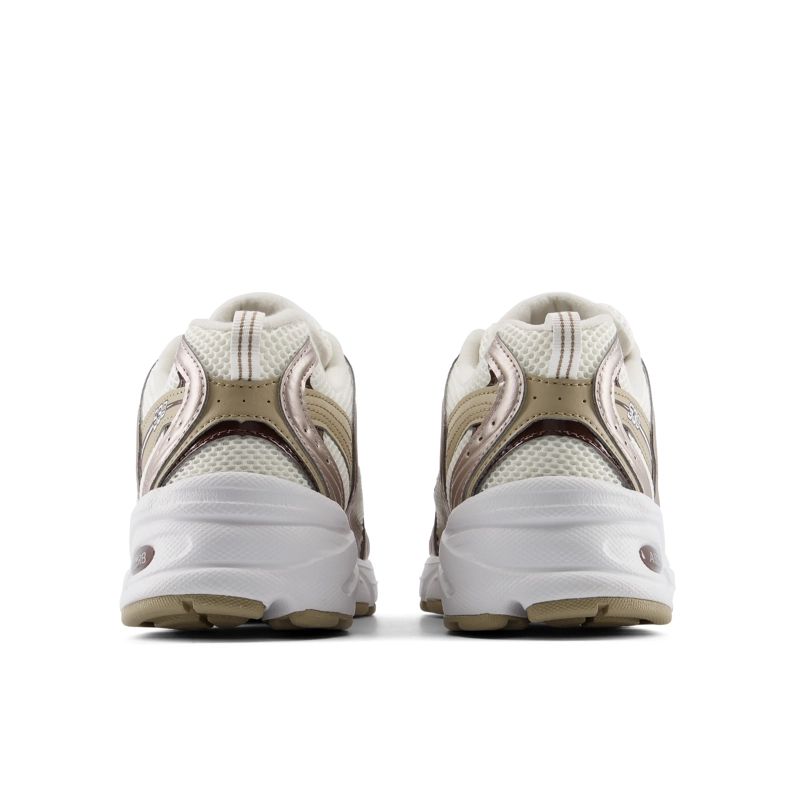 ZAPATILLAS URBANAS UNISEX NEW BALANCE 530 BLANCO/DORADA - 5