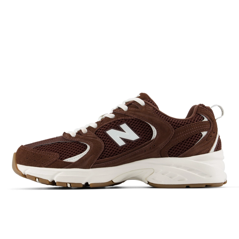ZAPATILLAS URBANAS UNISEX NEW BALANCE 530 CAFE OSCURO - 2