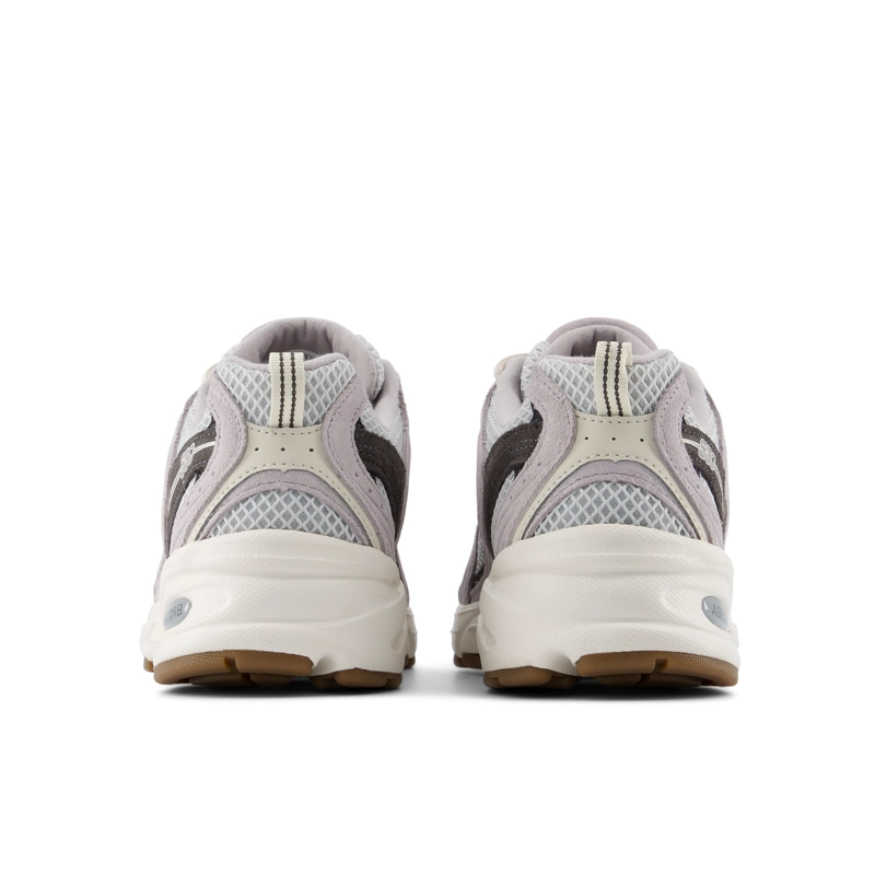 ZAPATILLAS URBANAS UNISEX NEW BALANCE 530 BEIGE/BLANCAS - 6