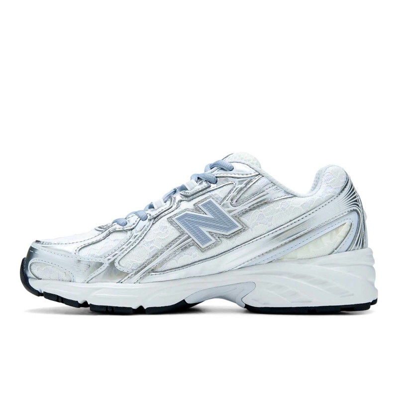 ZAPATILLAS URBANAS UNISEX NEW BALANCE 740 BLANCA PRINT/GRIS - 2