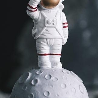 ASTRONAUTA SOBRE LUNA