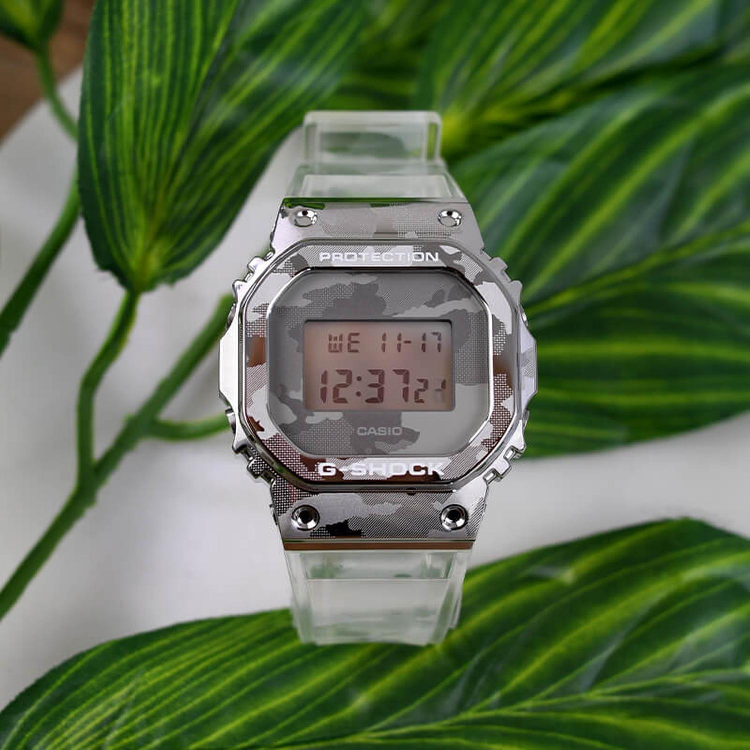 RELOJ G-SHOCK UNISEX DIGITAL GM-5600SCM-1 - 2