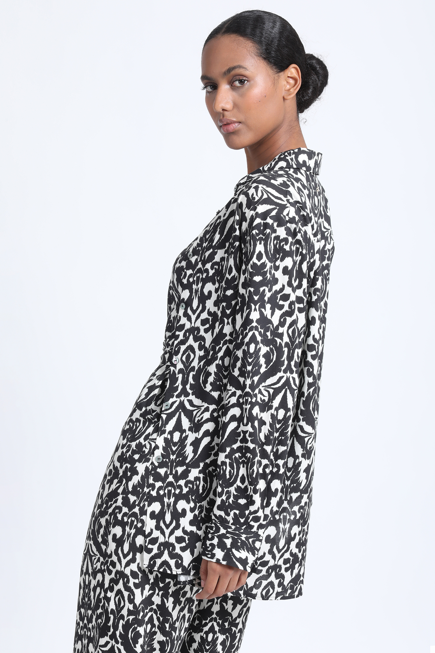 CAMISA LARGA ESTAMPADA NEGRO LIOLA - 3