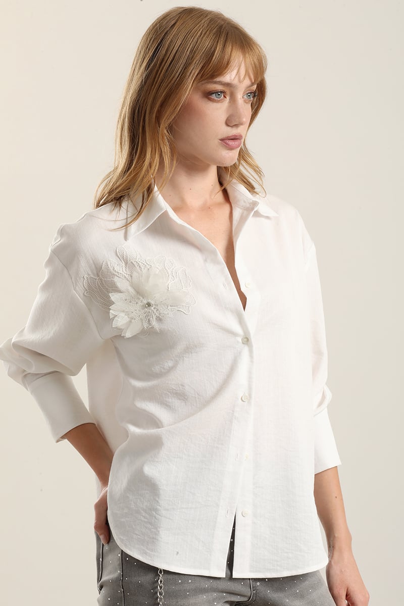 BLUSA APLICACION FLOR, CRUDO LIOLA - 2