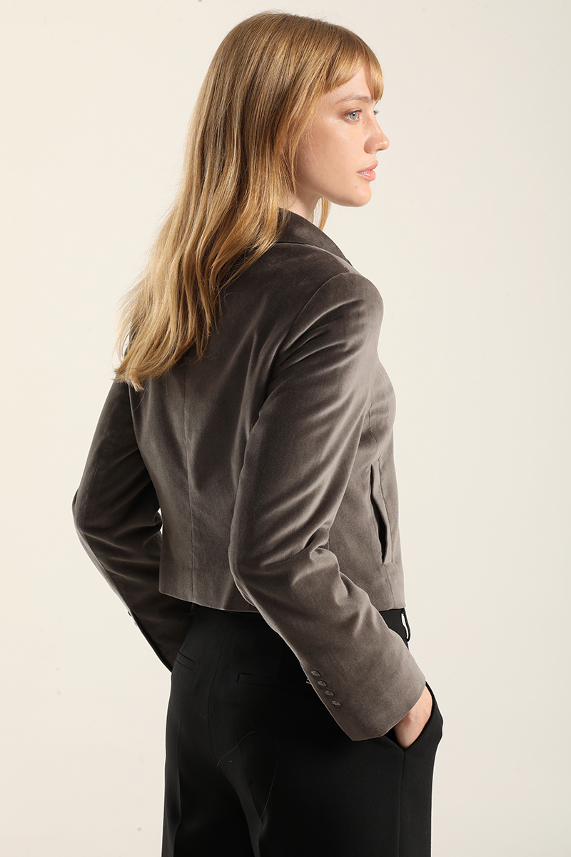 CHAQUETA CROPPED CRUZADA, TERCIOPELO GRIS LIOLA - 3
