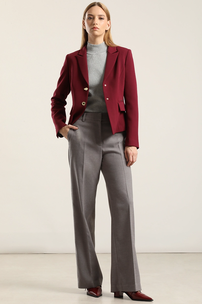 BLAZER ENTALLADO, BOTON FANTASIA, BURDEO LIOLA - 3