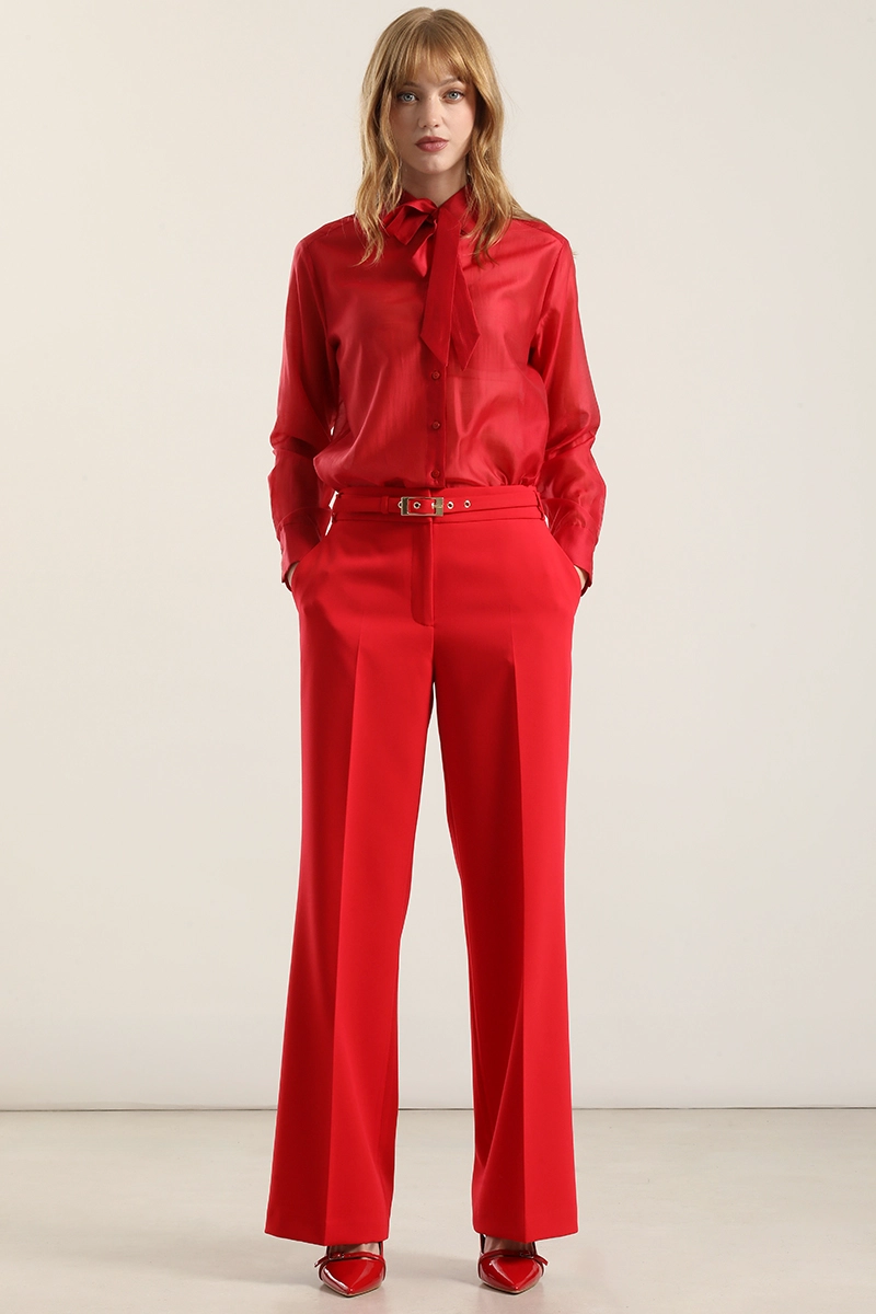 PANTALON RECTO CINTURON, TIRO ALTO, ROJO LIOLA - 2