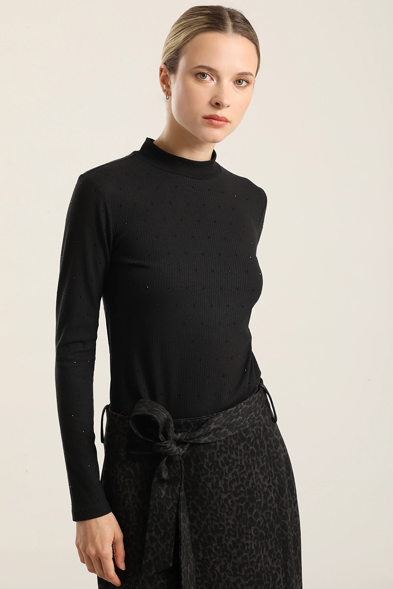 TOP STRASS CUELLO SUBIDO, NEGRO LIOLA - 1