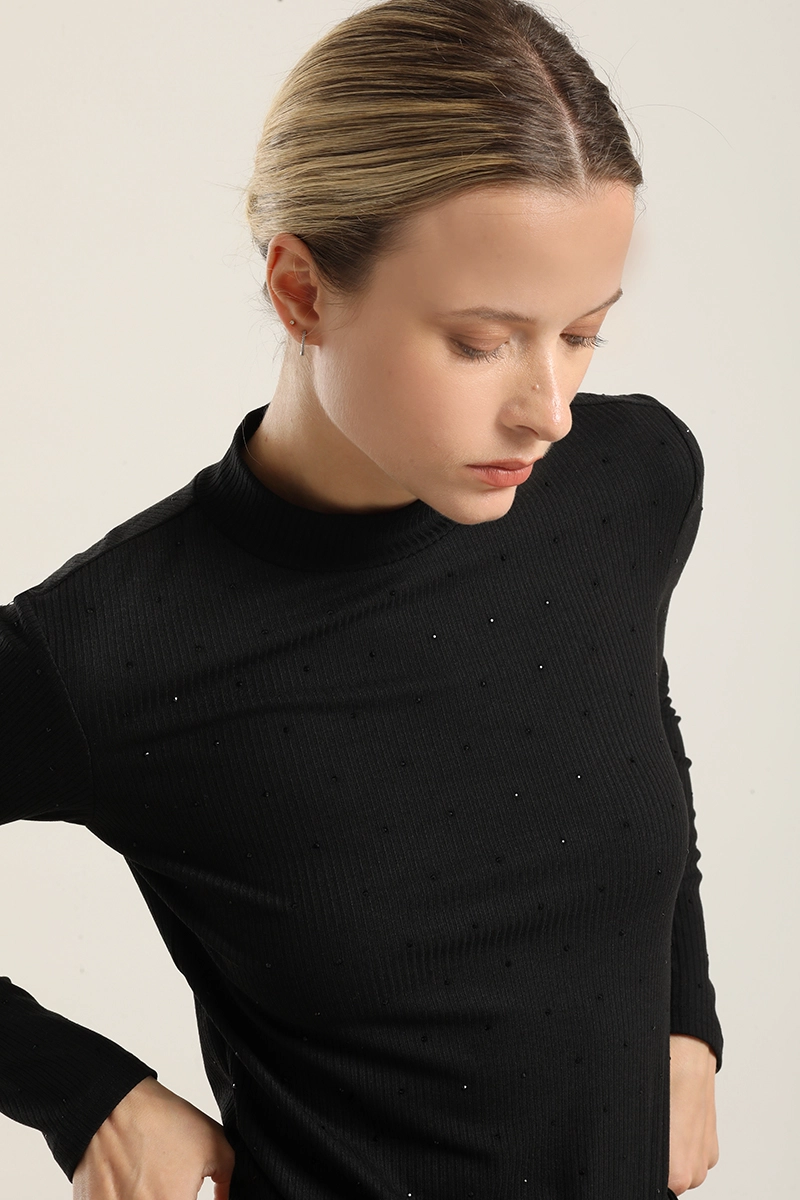 TOP STRASS CUELLO SUBIDO, NEGRO LIOLA - 3