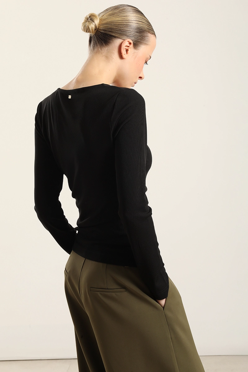 TOP HERRAJE METAL, CUT OUT, NEGRO LIOLA - 5