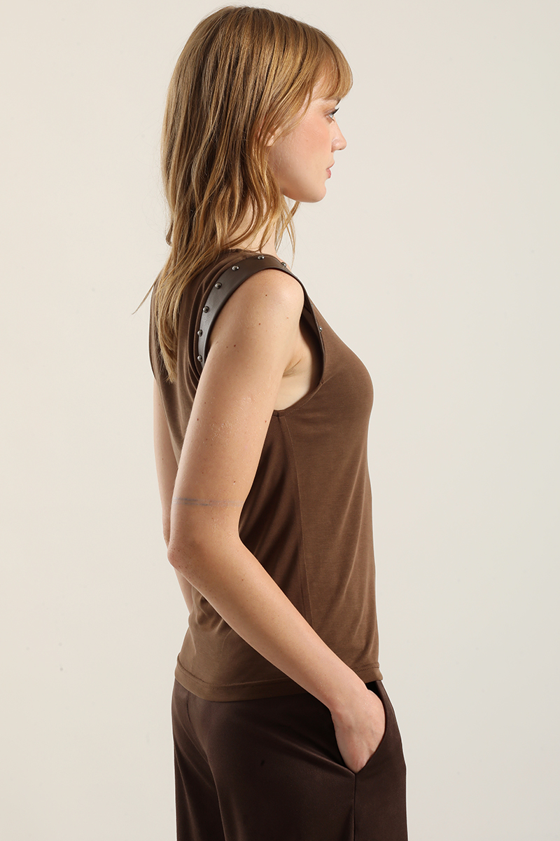 POLERA APLICACION TACHAS, CHOCOLATE LIOLA - 4