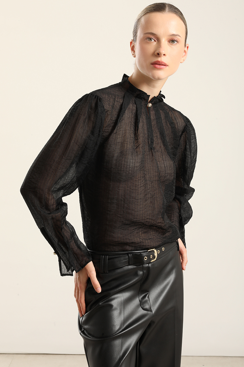 BLUSA SEMI TRASPARENTE, BOTON JOYA, NEGRO LIOLA - 4