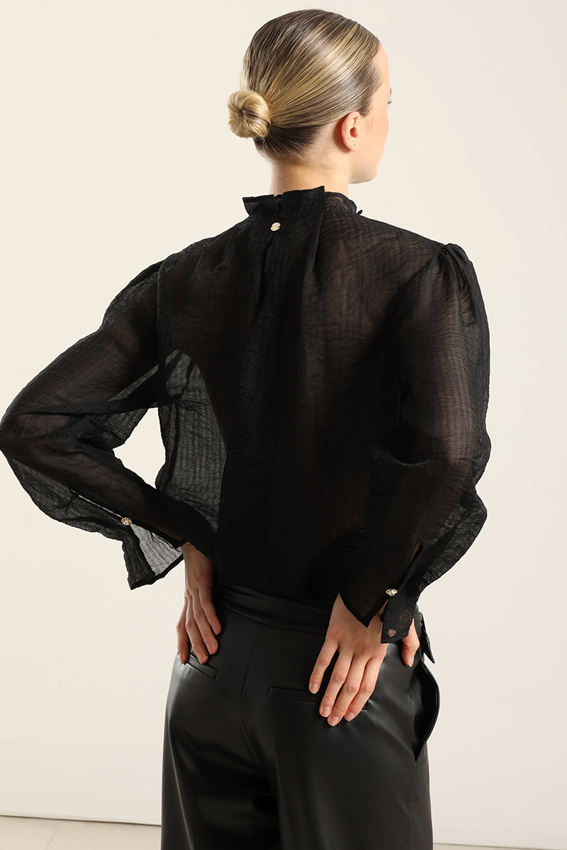 BLUSA SEMI TRASPARENTE, BOTON JOYA, NEGRO LIOLA - 5