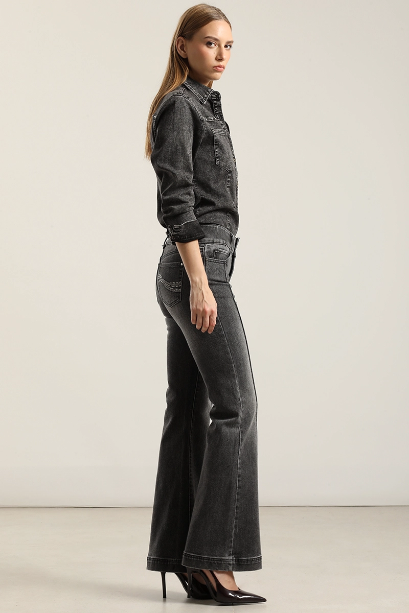 JEANS FLARE, TIRO MEDIO, GRIS LIOLA - 2