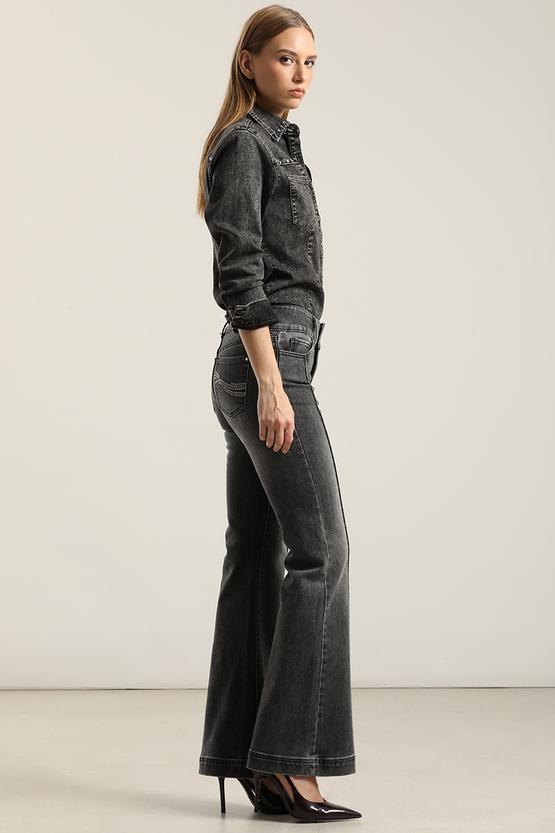 JEANS FLARE, TIRO MEDIO, GRIS LIOLA - 2