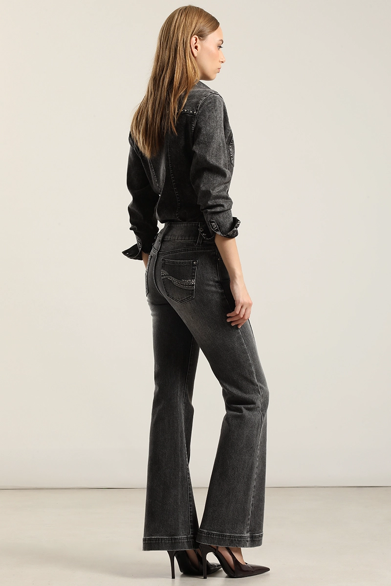 JEANS FLARE, TIRO MEDIO, GRIS LIOLA - 3