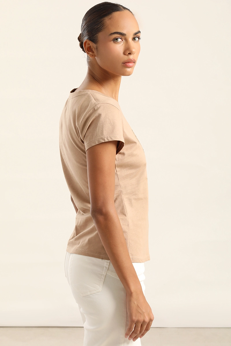 POLERA ALGODON CON ESTAMPADO, CAMEL LIOLA - 4