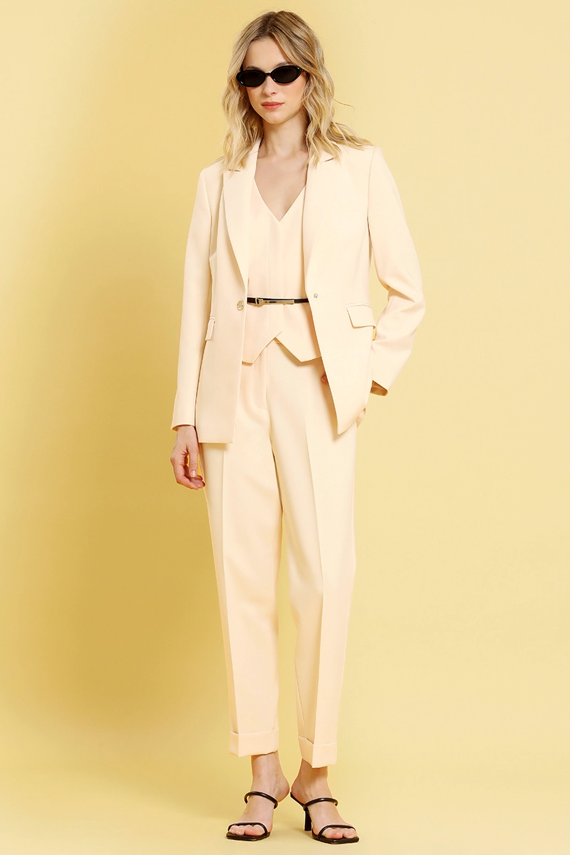 BLAZER  ENTALLADO, BROCHES FANTASIA, VAINILLA LIOLA - 2