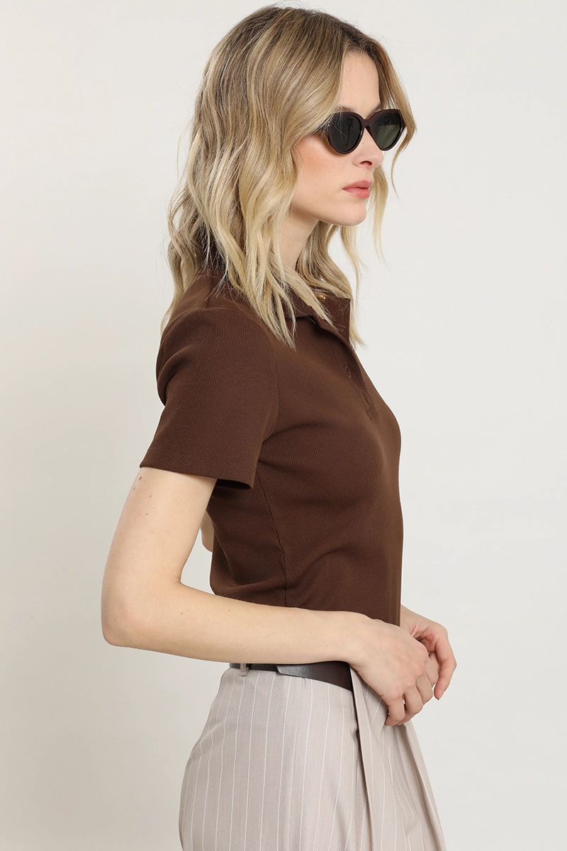 POLERA CUELLO CAMISERO, CHOCOLATE LIOLA - 5