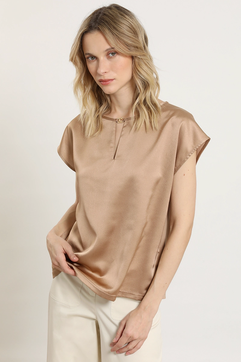 POLERA SATIN, HERRAJE METAL, BEIGE LIOLA - 1