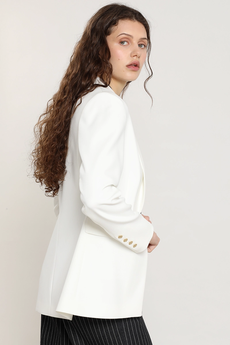 BLAZER ENTALLADO, BROCHES FANTASIA, CRUDO LIOLA - 5