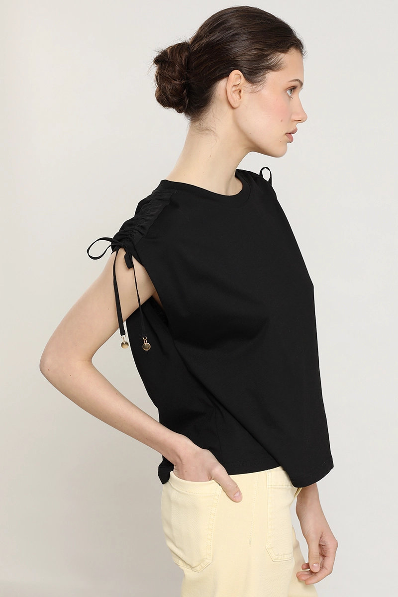POLERA ALGODON, RECOGIDO HOMBROS, NEGRO LIOLA - 6