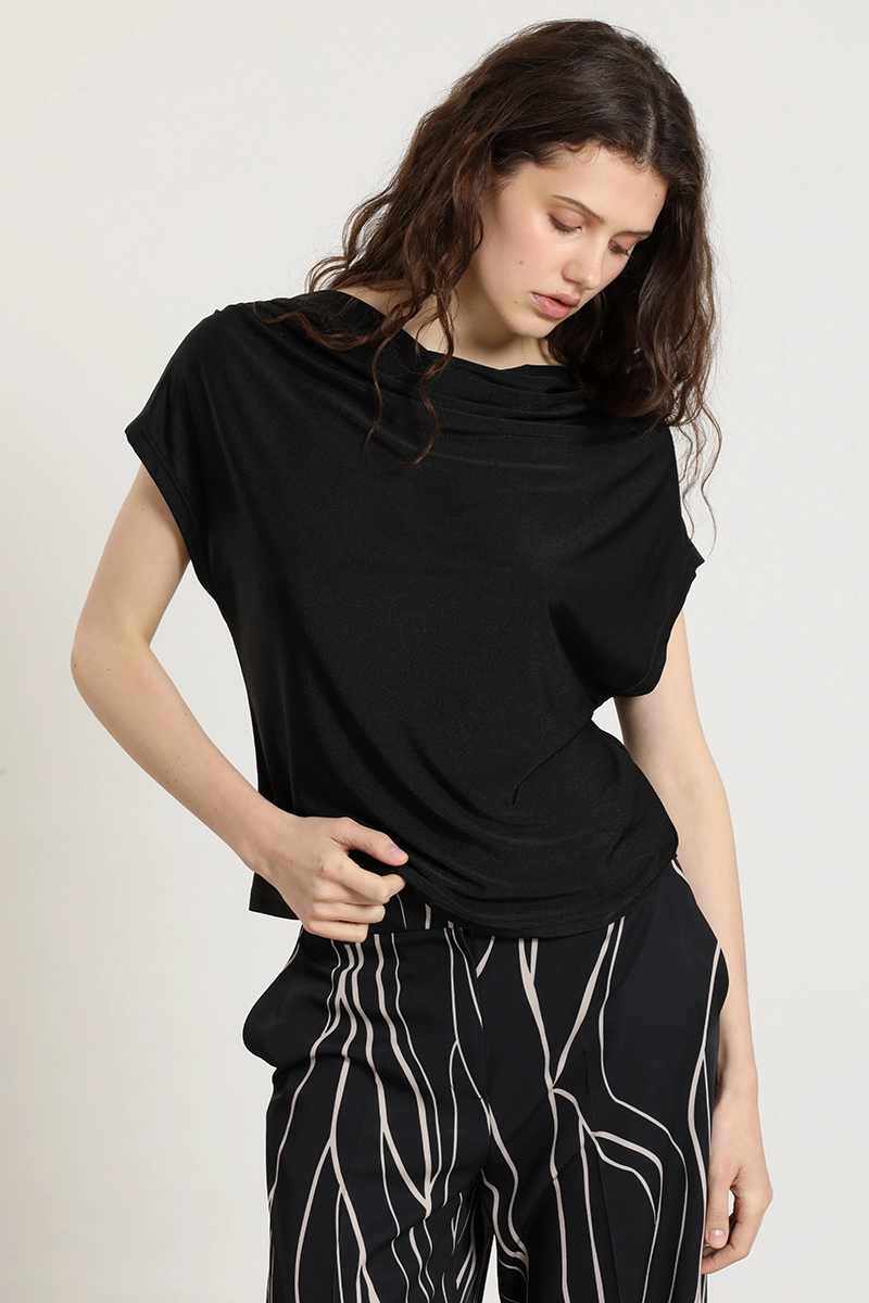 POLERA ESCOTE DRAPEADO, NEGRO LIOLA - 4