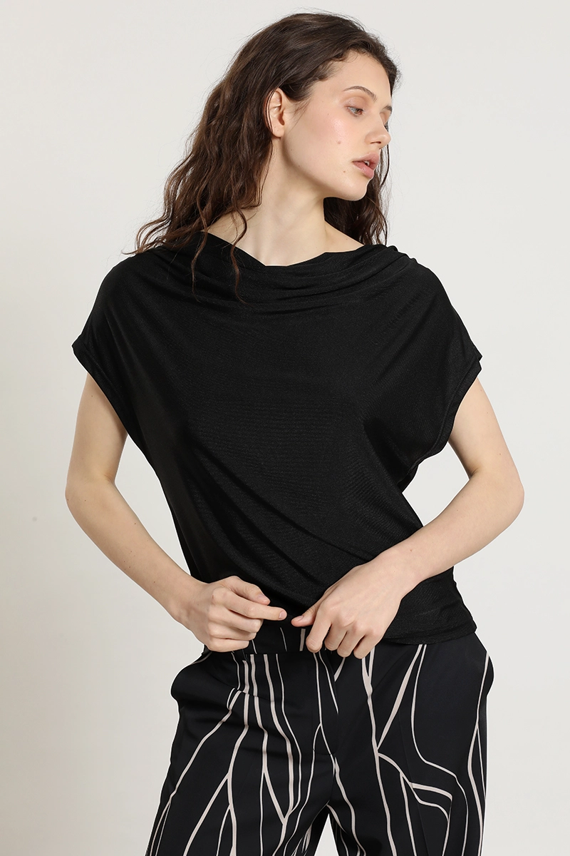 POLERA ESCOTE DRAPEADO, NEGRO LIOLA - 6