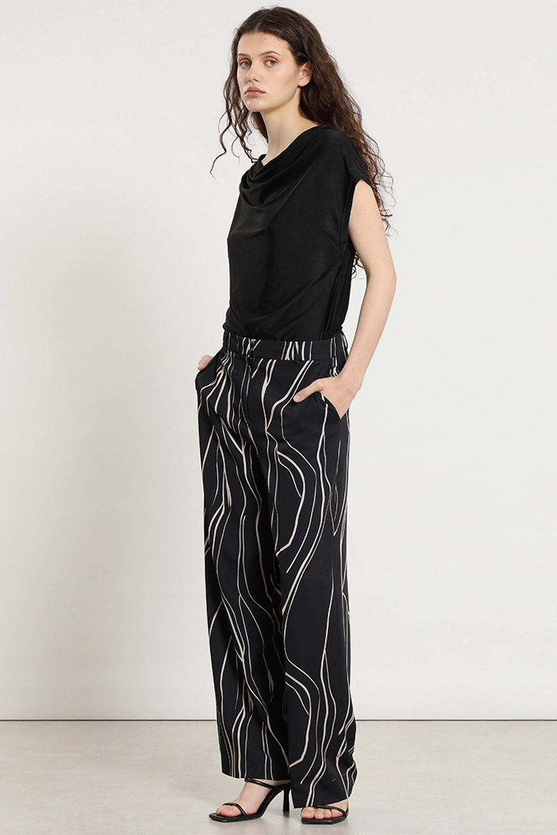 POLERA ESCOTE DRAPEADO, NEGRO LIOLA - 7