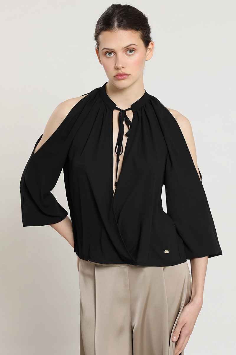 BLUSA ABERTURA EN HOMBROS, NEGRO LIOLA - 1