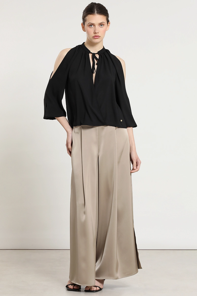 BLUSA ABERTURA EN HOMBROS, NEGRO LIOLA - 2