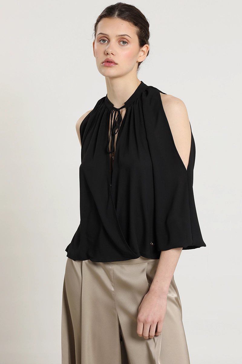 BLUSA ABERTURA EN HOMBROS, NEGRO LIOLA - 3