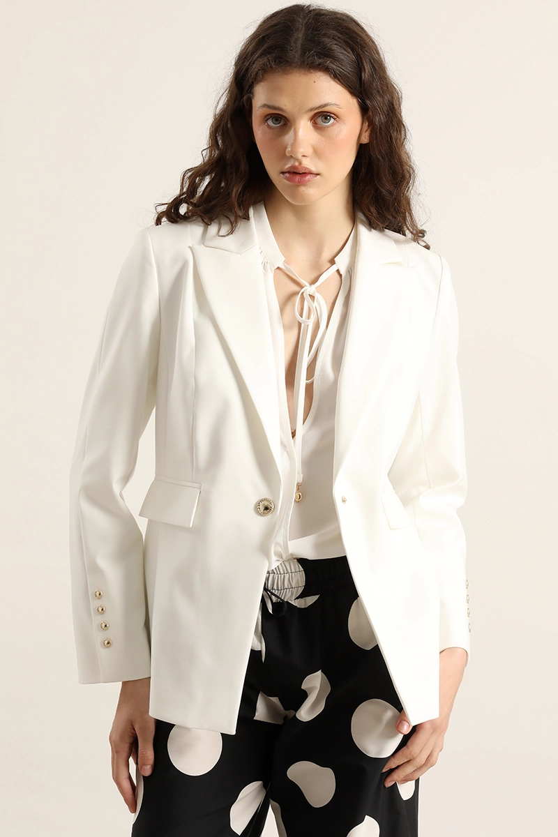 BLAZER ENTALLADO, BROCHES FANTASIA, CRUDO LIOLA - 2
