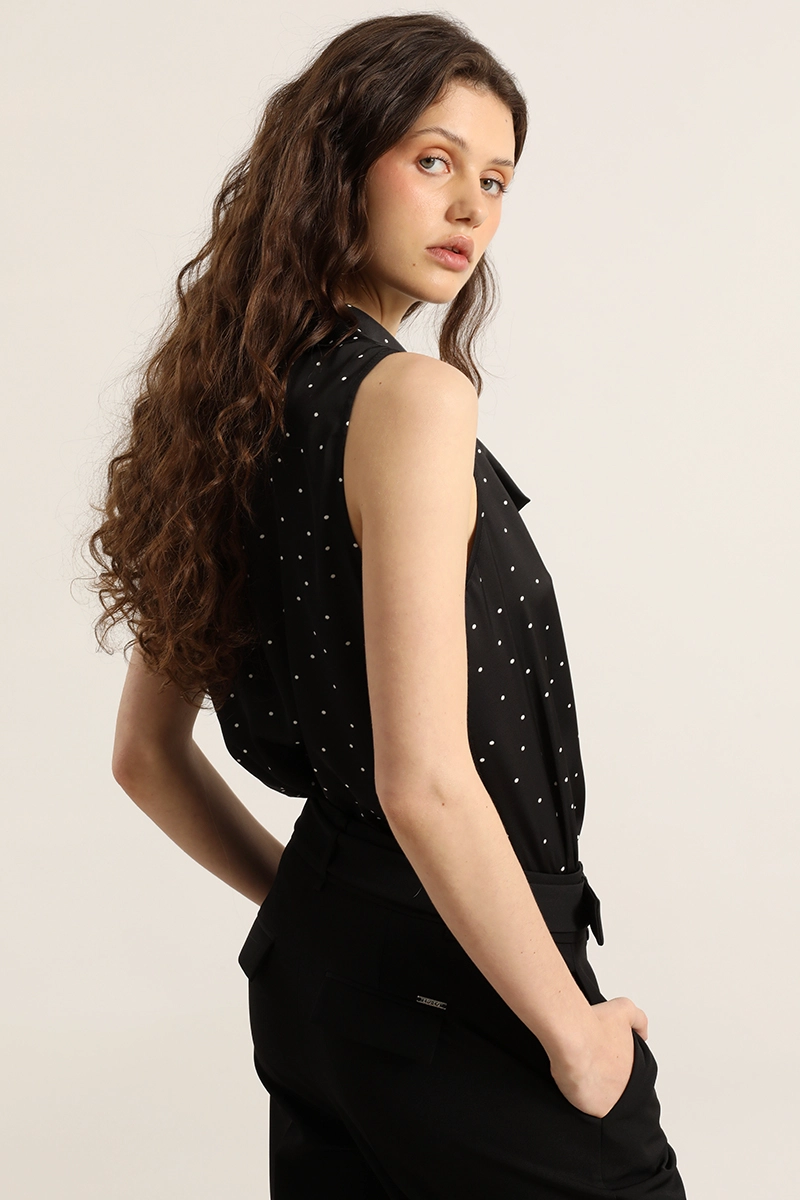 TOP DRAPEADO LUNARES, NEGRO LIOLA - 4