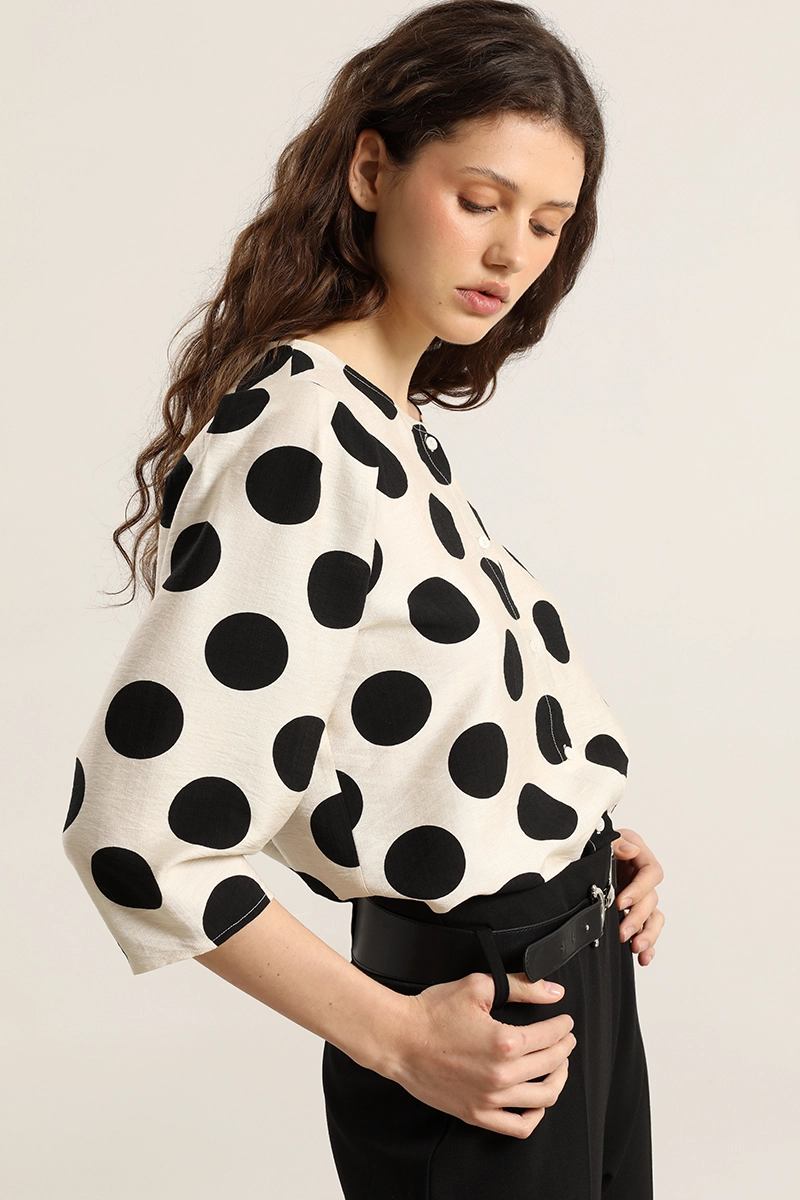 BLUSA LUNARES GRANDES, BEIGE LIOLA - 3