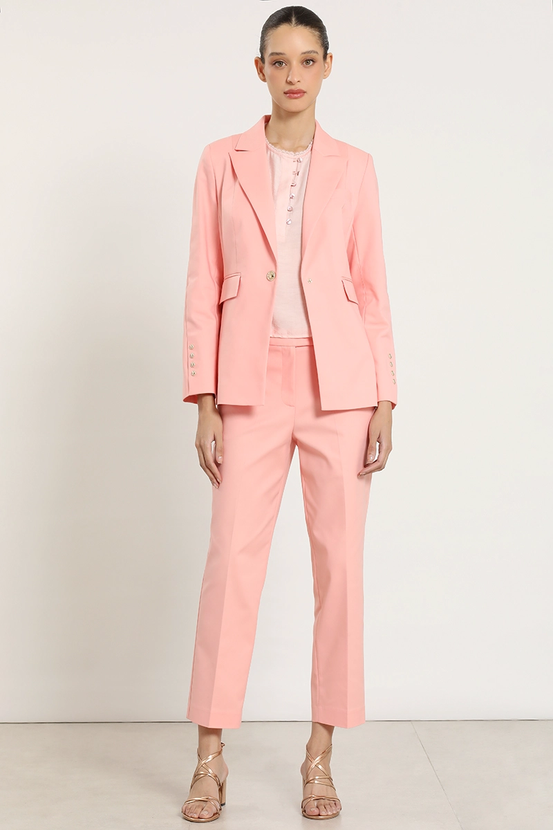 BLAZER ENTALLADO, BROCHES FANTASIA, CORAL LIOLA - 3