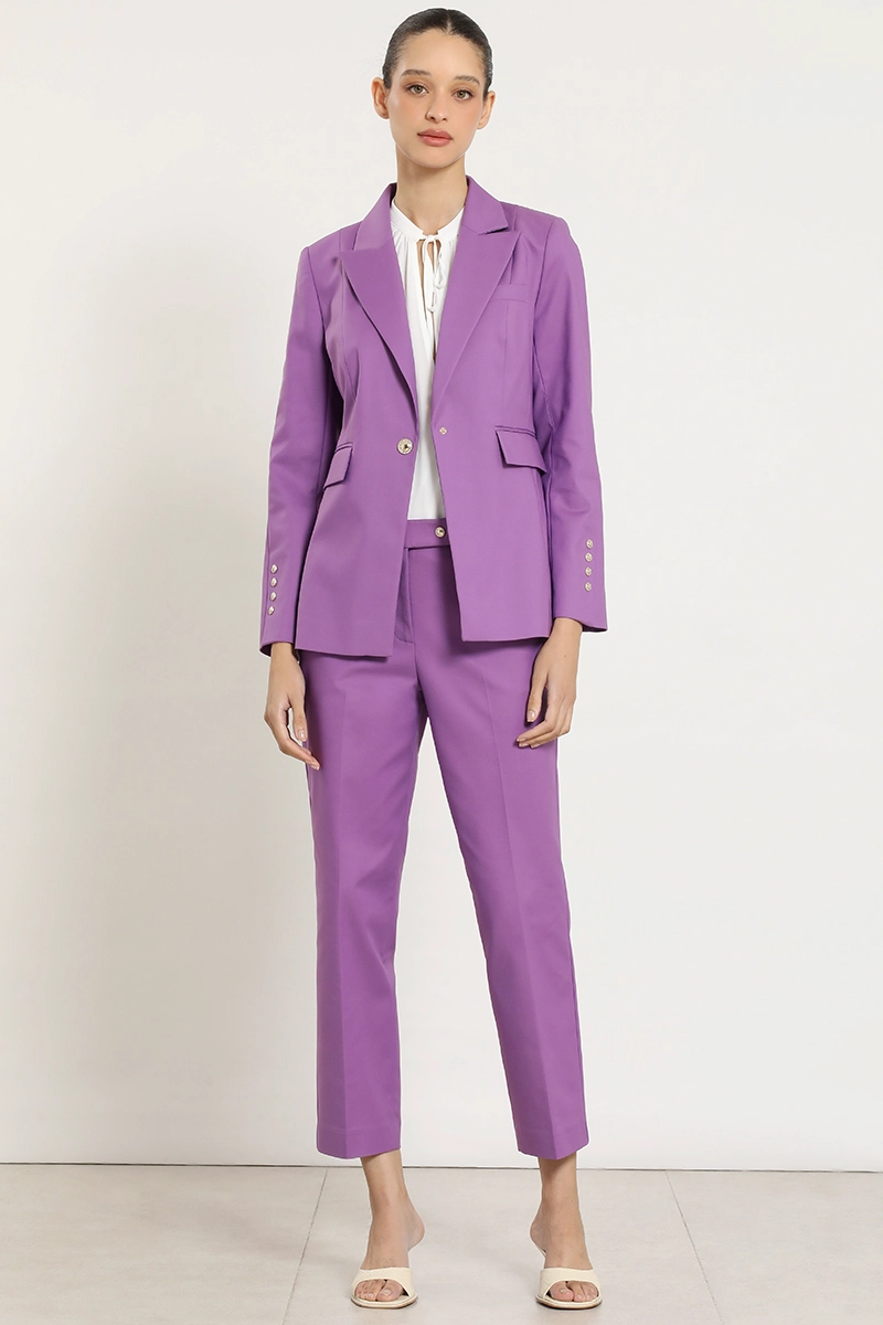 BLAZER ENTALLADO, BROCHES FANTASIA, VIOLETA LIOLA - 3