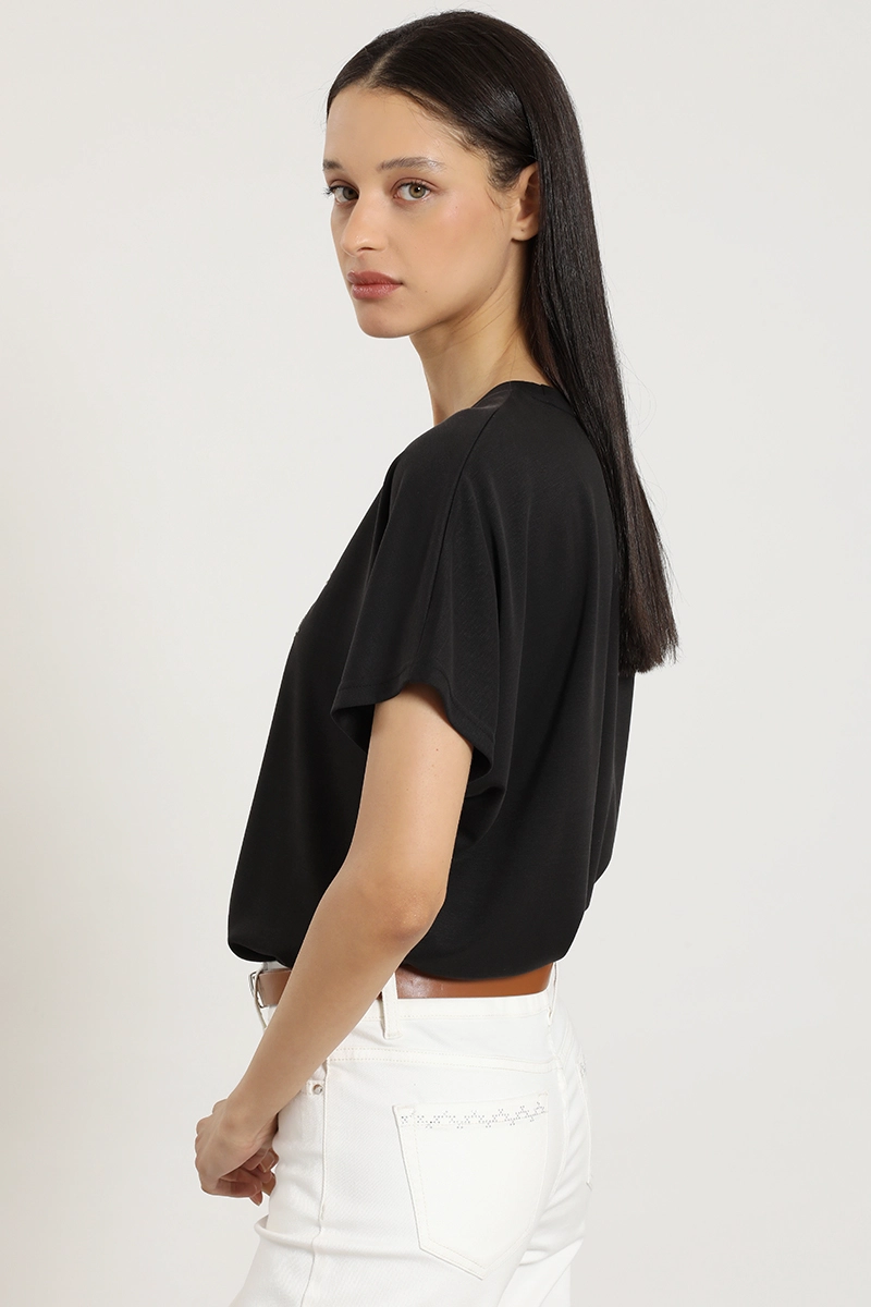 POLERA BORDADO, APLICACION METALICA, NEGRO LIOLA - 6