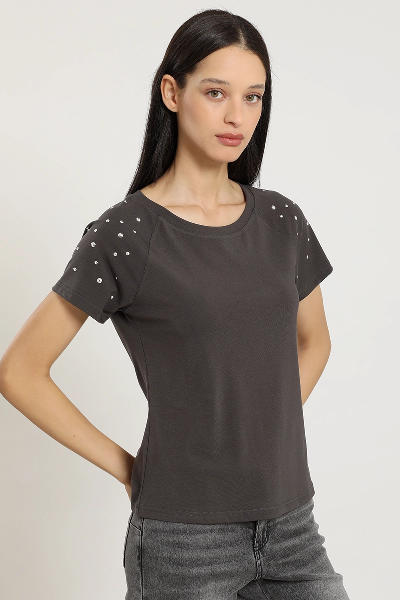 POLERA TACHAS, MANGA CORTA, GRIS LIOLA - 4