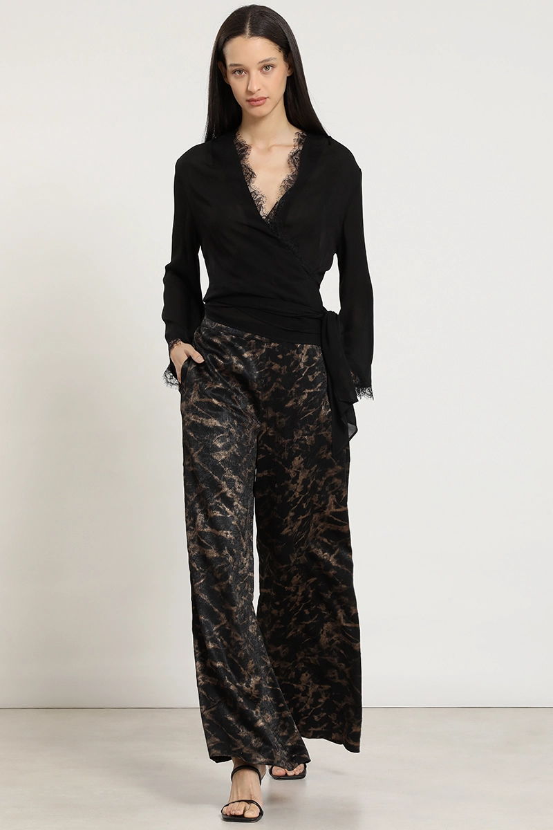 BLUSA ENVOLVENTE CON AMARRA, NEGRO LIOLA - 2